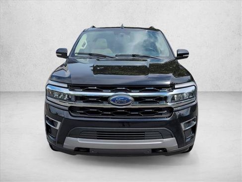 Used 2023 Ford Expedition Max Limited AWD/4WD image 2