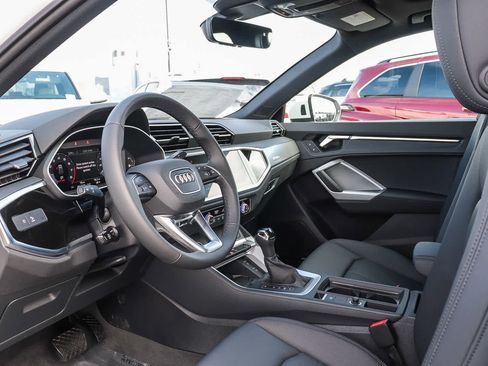 New 2025 Audi Q3 2.0T Premium image 24