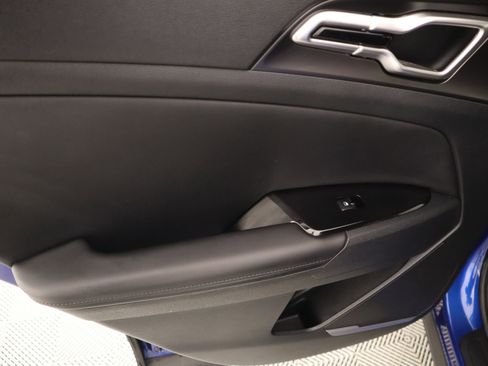 Used 2023 Kia Sportage EX image 16