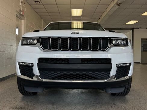 Used 2022 Jeep Grand Cherokee L Limited RWD image 4