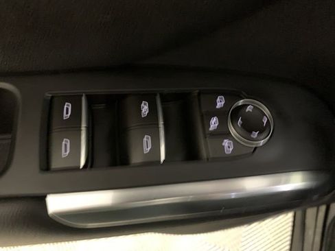 Used 2024 Chevrolet Traverse RS image 24