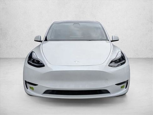 Used 2023 Tesla Model Y Long Range AWD/4WD image 2
