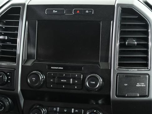 Used 2019 Ford F150 XLT w/ Equipment Group 302A Luxury AWD/4WD image 9