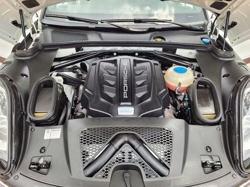 Used 2015 Porsche Macan S image 48