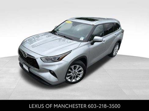 Used 2021 Toyota Highlander Limited AWD/4WD image 1