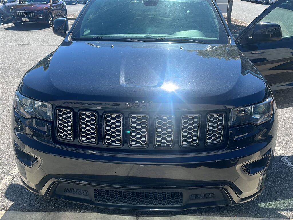 Used 2021 Jeep Grand Cherokee Laredo X AWD/4WD image 5