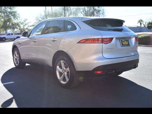 Used 2019 Jaguar F-PACE Premium image 6