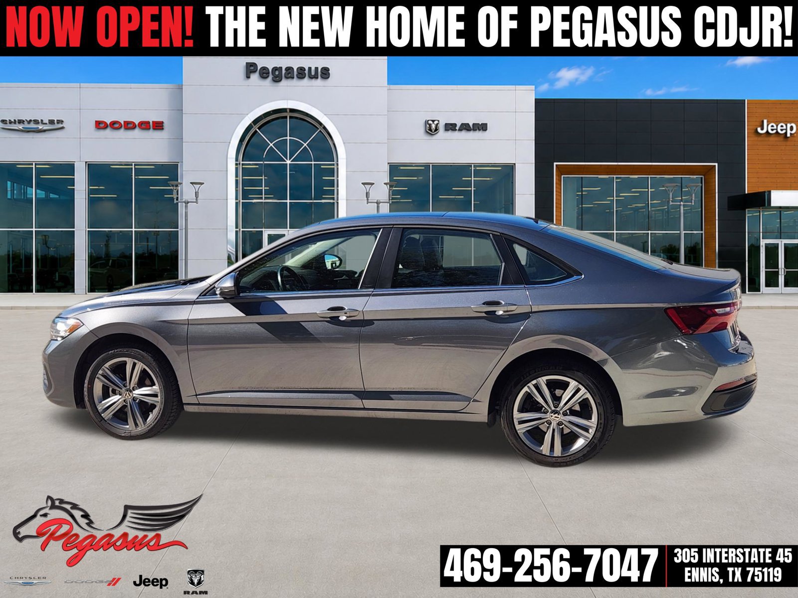 Used 2024 Volkswagen Jetta SE FWD image 3