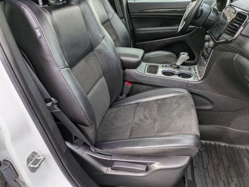 Used 2021 Jeep Grand Cherokee Laredo X image 28