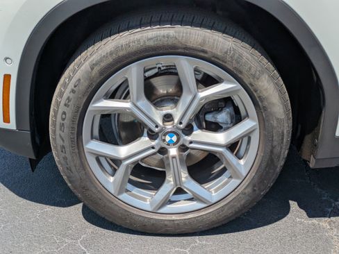 Used 2024 BMW X4 xDrive30i w/ Parking Assistance Package AWD/4WD image 10