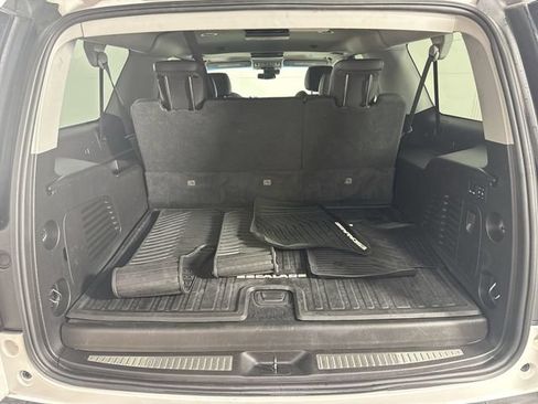 Used 2019 Cadillac Escalade ESV Luxury AWD/4WD image 34