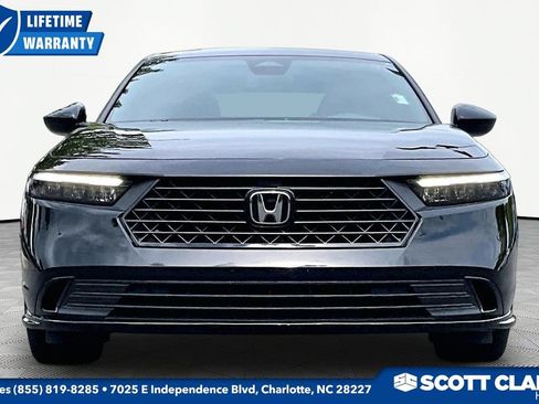 Used 2025 Honda Accord Sport image 2