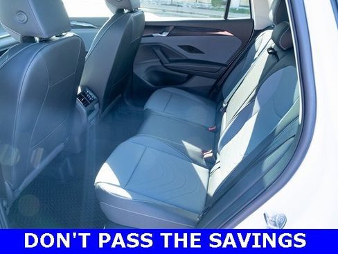 New 2025 Volkswagen Tiguan SE image 29