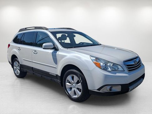 Used 2012 Subaru Outback 2.5i Limited image 3