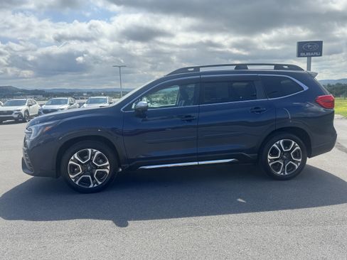 Used 2023 Subaru Ascent Limited w/ Technology Package AWD/4WD image 7