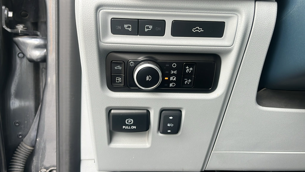 Used 2023 Ford F150 Limited AWD/4WD image 11