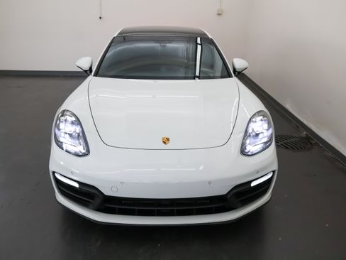 Used 2022 Porsche Panamera image 9