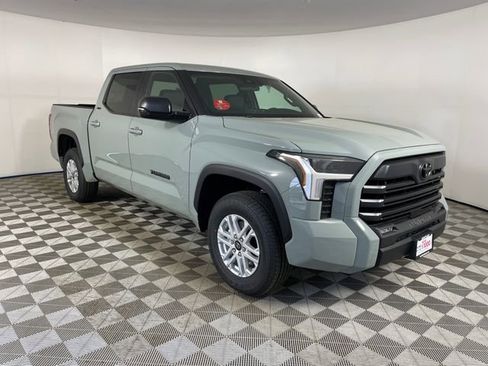 New 2026 Toyota Tundra SR5 w/ SR5 Premium Package AWD/4WD image 10