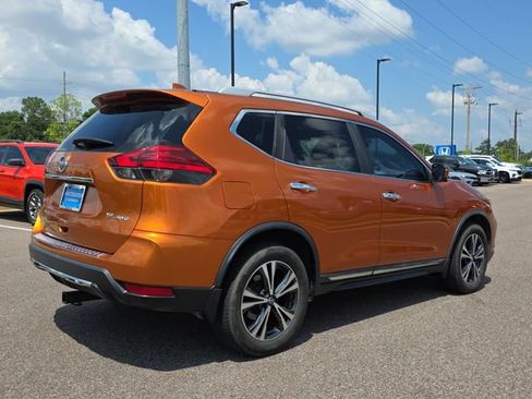 Used 2017 Nissan Rogue SL w/ SL Premium Package AWD/4WD image 3