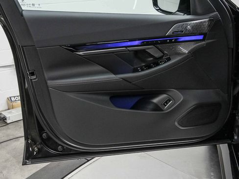 Used 2026 BMW M5 image 23