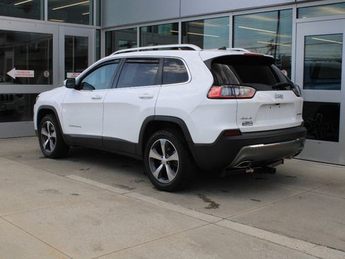 Used 2019 Jeep Cherokee Limited AWD/4WD image 6
