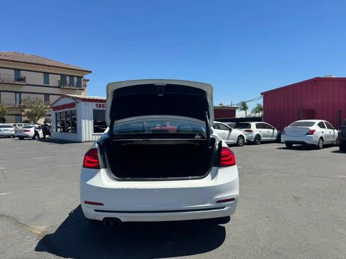 Used 2018 BMW 330i Sedan w/ Convenience Package RWD image 6