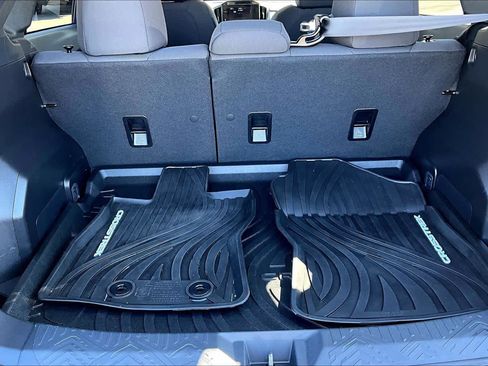 Used 2025 Subaru Crosstrek 2.0i Premium image 33