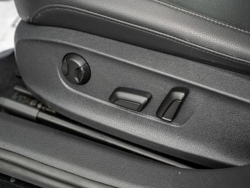 Used 2013 Volkswagen Passat TDI SE FWD image 15