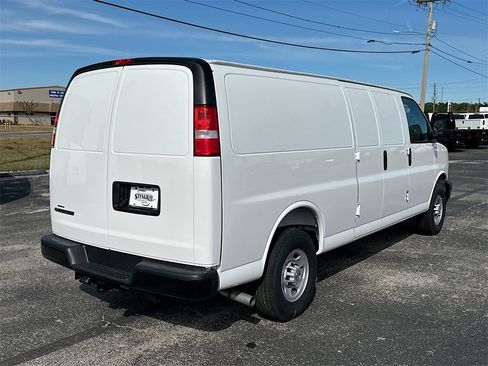 New 2025 Chevrolet Express 2500 Extended w/ Driver Convenience Package image 4