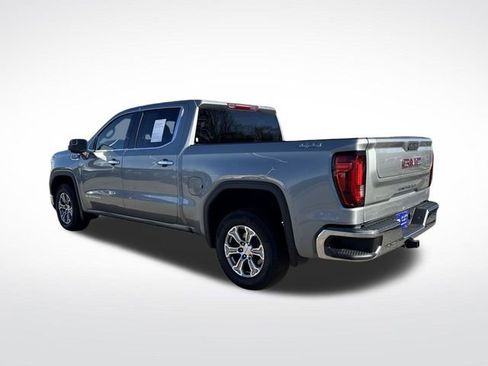 Used 2024 GMC Sierra 1500 SLT image 3