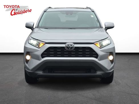 Used 2019 Toyota RAV4 XLE Premium image 2