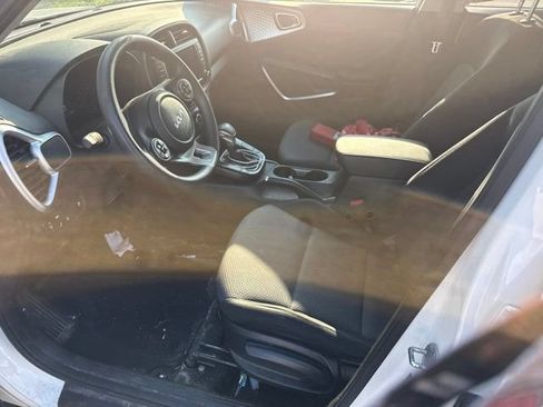 Used 2022 Kia Soul LX w/ Technology Package FWD image 9
