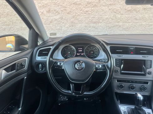 Used 2015 Volkswagen Golf TDI S FWD image 22