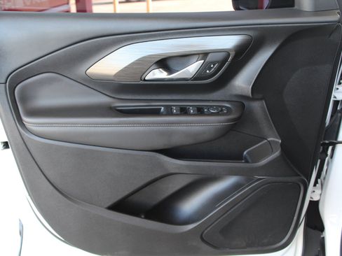 Used 2022 GMC Terrain SLE FWD image 29