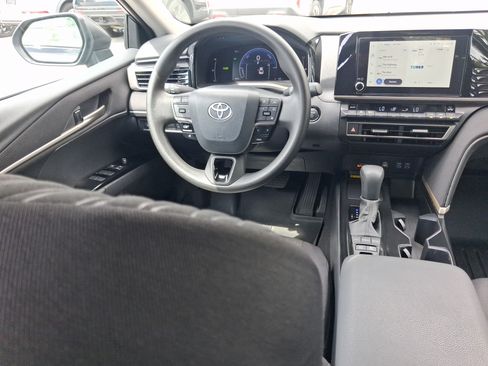 Used 2026 Toyota Camry LE FWD image 8