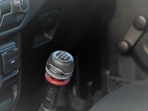 Used 2021 Jeep Gladiator Sport AWD/4WD image 9