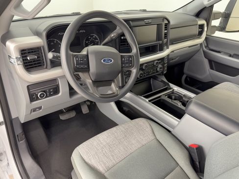 Used 2025 Ford F250 XLT w/ FX4 Off-Road Package AWD/4WD image 4