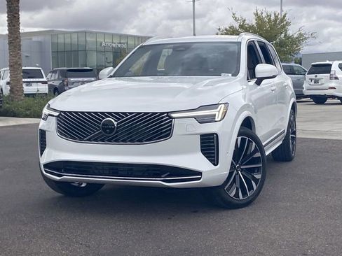 New 2026 Volvo XC90 B6 Plus w/ Protection Package image 3