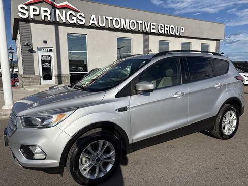 Used 2018 Ford Escape SE image 1