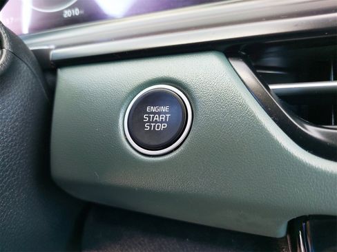 Certified 2025 Kia Seltos SX w/ SX Sunroof Package image 28