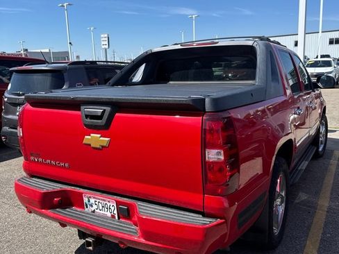 Used 2012 Chevrolet Avalanche LTZ AWD/4WD image 2
