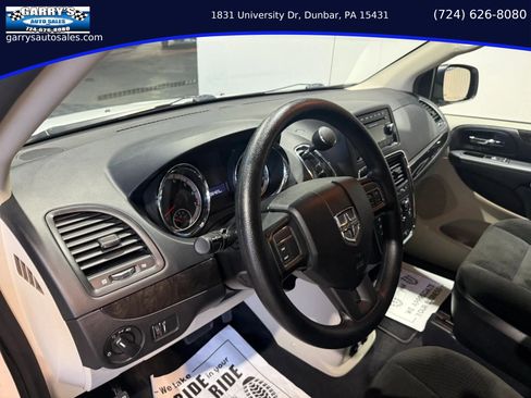 Used 2017 Dodge Grand Caravan SE FWD image 13