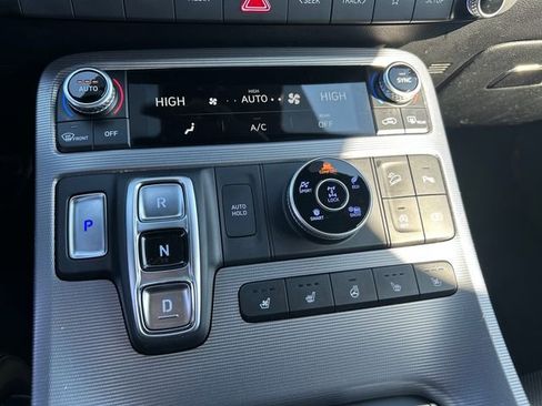 Used 2024 Hyundai Palisade Calligraphy image 16