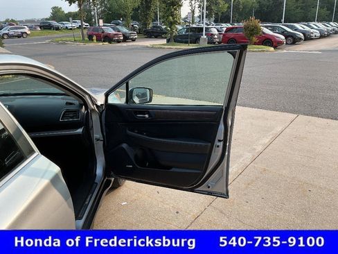 Used 2017 Subaru Outback 2.5i Limited AWD/4WD image 18