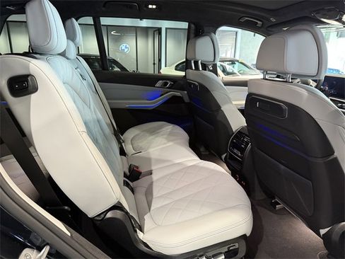 Used 2026 BMW X7 xDrive40i w/ M Sport Package image 29