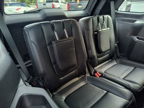 Used 2016 Ford Explorer XLT w/ Equipment Group 202A FWD image 27