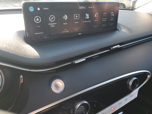 Used 2022 Genesis GV70 2.5T w/ Advanced Package image 28