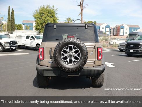 Used 2025 Ford Bronco Badlands image 4
