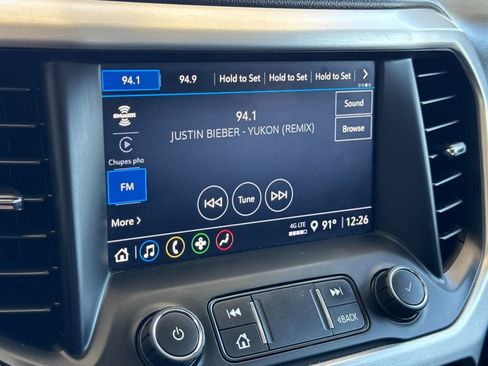 Used 2022 GMC Acadia SLE w/ Driver Convenience Package FWD image 21
