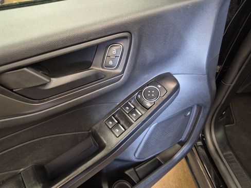 Used 2025 Ford Escape Active AWD/4WD image 10